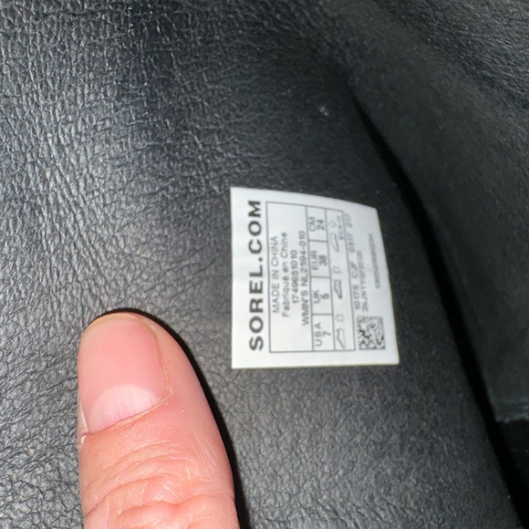 Sorel boots size 7 - Picture 4 of 4